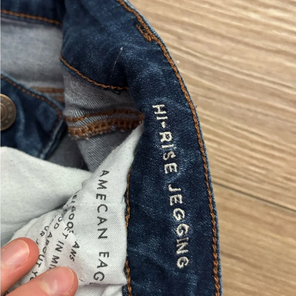 American eagle high rise jeans - Picture 3 of 4